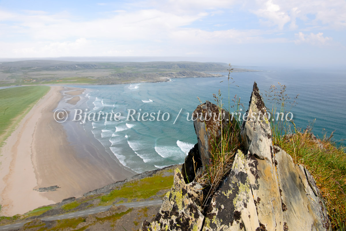 Kyst mot Barentshavet. Sandfjorden ved Hamningberg