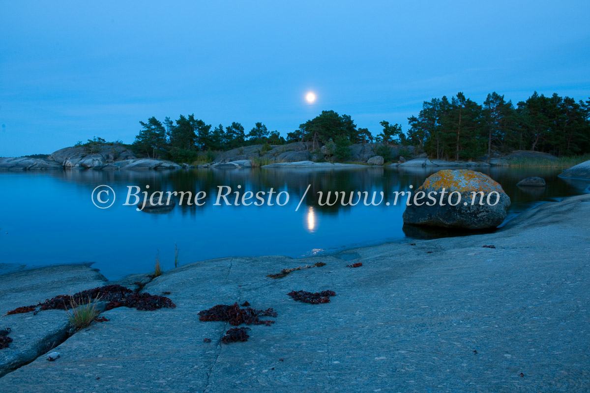 Kveld i Stockholms skjärgård.