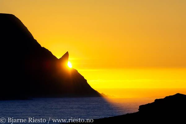 Nordkapphorn i midnattssol. Nordkapp